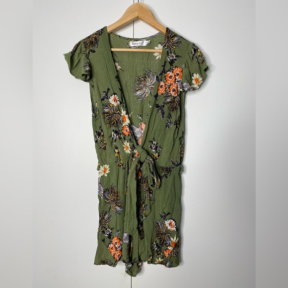Floral Romper Size 12 - Picture 2 of 3